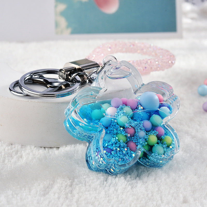 🌸 Glittery Flower Keychain