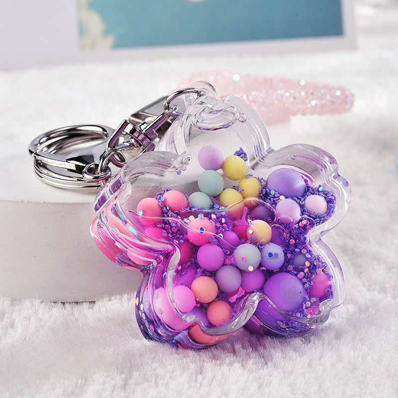🌸 Glittery Flower Keychain