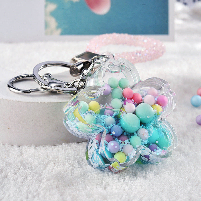 🌸 Glittery Flower Keychain