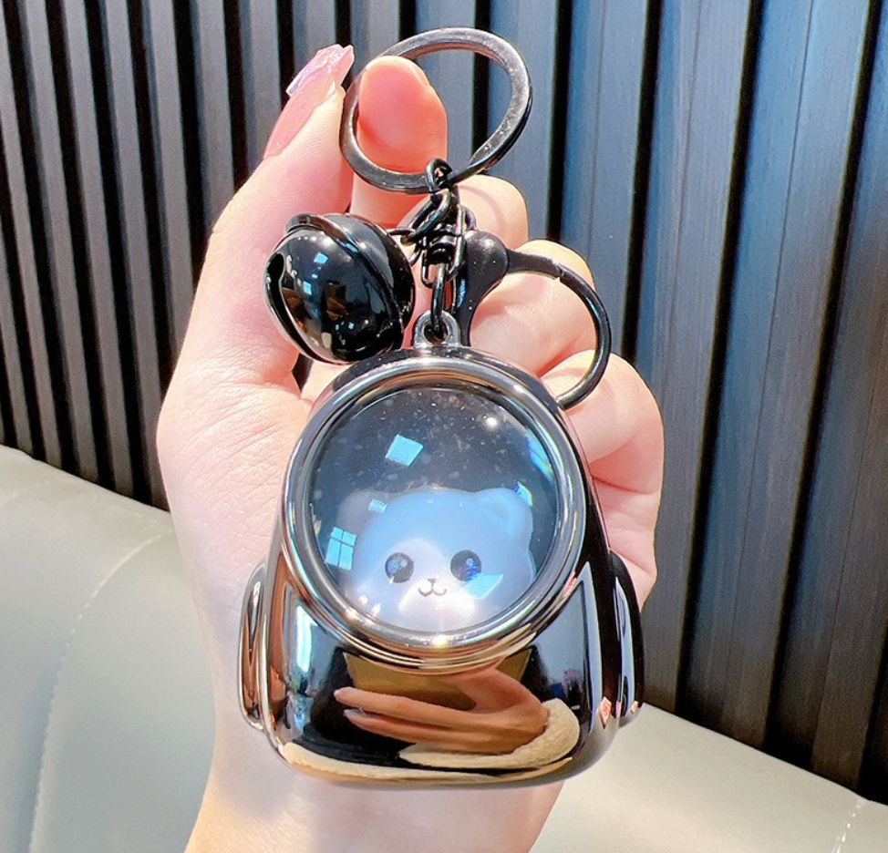 🚀 Space Bear Astronaut Keychain